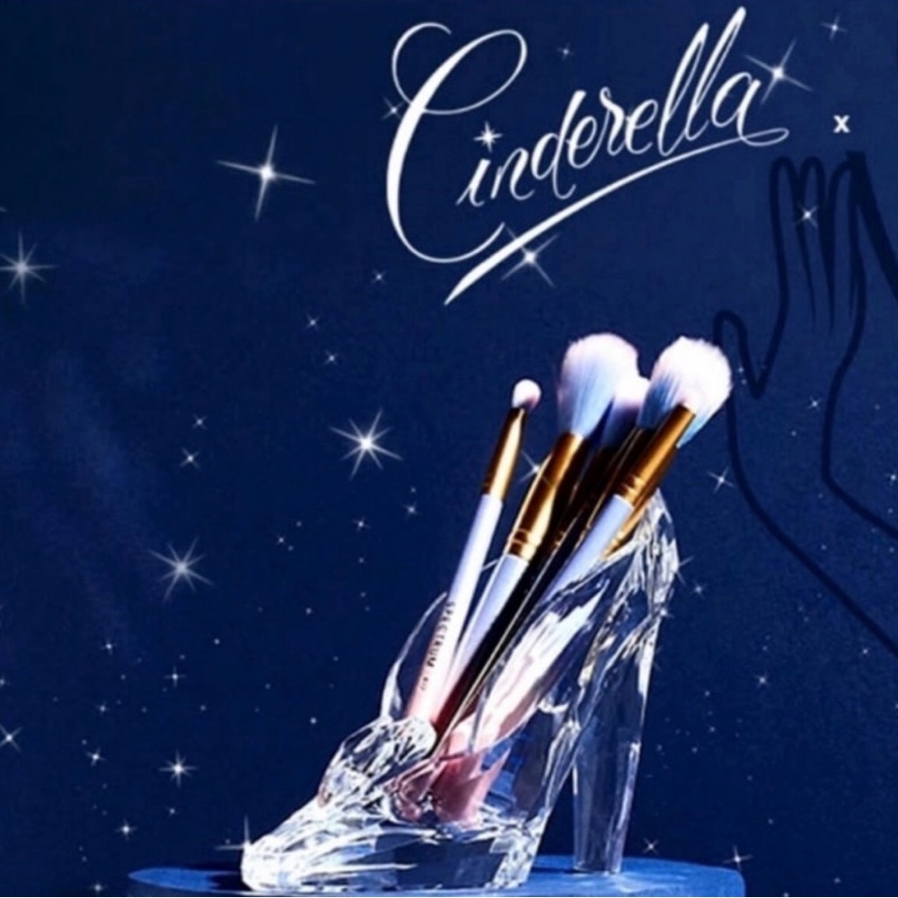 Disney Cinderella Makeup Brush Set - Blue and Gold - Picture 2 of 15